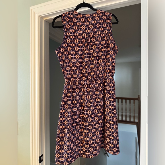 👗41 Hawthorn Navy and Peach Geometric Dress Size Medium - Picture 3 of 4